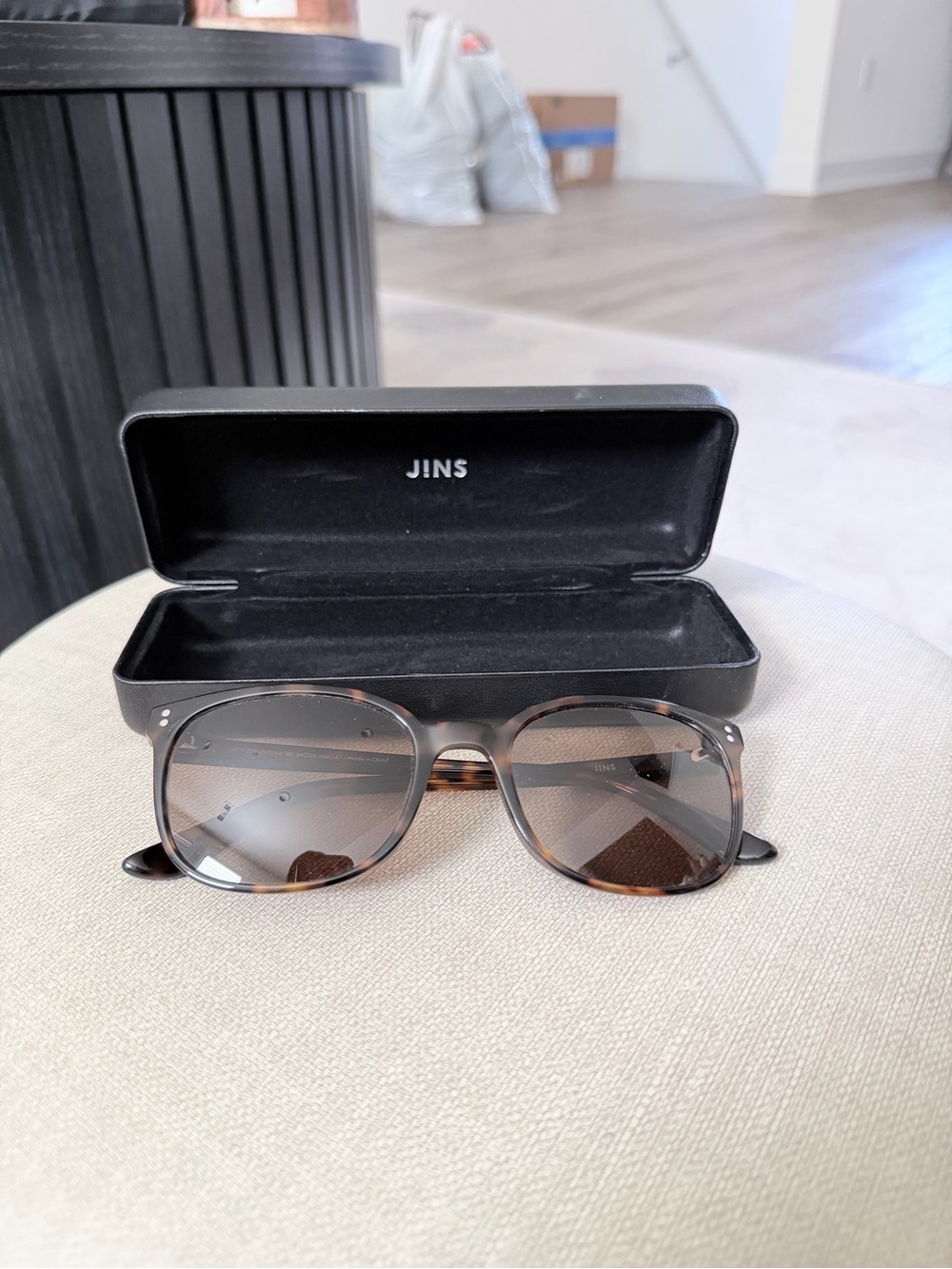Women's Brown Gradient Sunglasses - Classic Rounded Frame